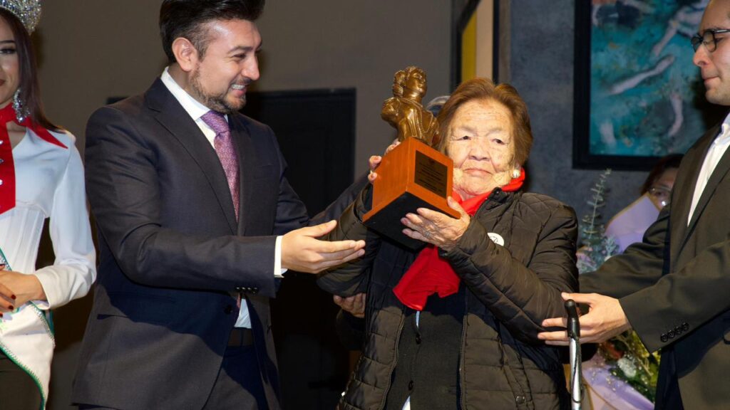 MICAELA RODRÍGUEZ RIVERA “CHATITA” ES RECONOCIDA CON LA PRESEA PAULINA MARAVER 2026