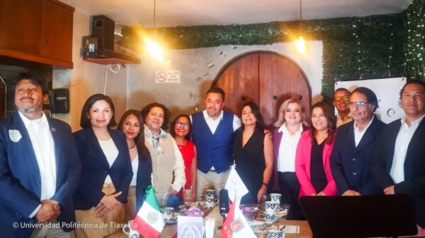 La rectora Rosalía Nalleli Pérez Estrada participó en la mesa redonda “Corporeidad Femenina, Historias que Transforman”, organizada por AMEXCO Tlaxcala, donde compartió reflexiones sobre igualdad, experiencias de vida y transformación social