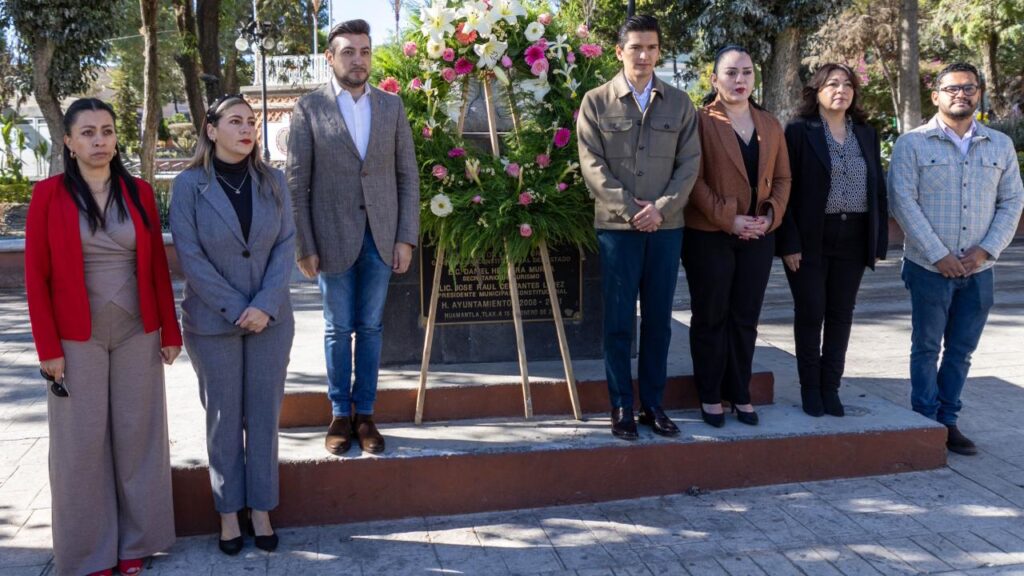 Huamantla conmemora el natalicio de Benito Juárez con homenaje cívico