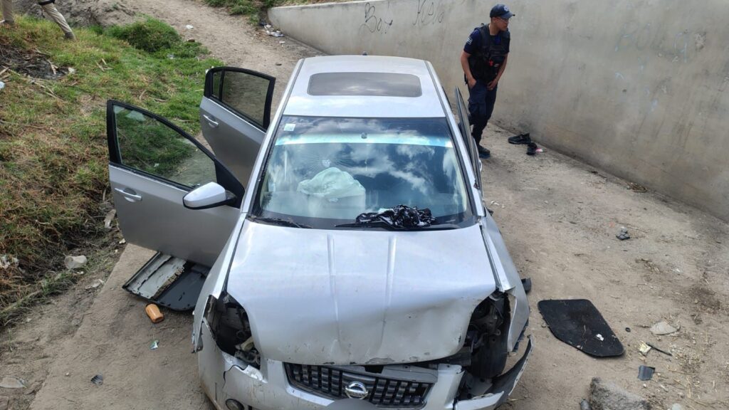 Elementos de Seguridad Pública atienden reporte de vehículo abandonado en Huamantla