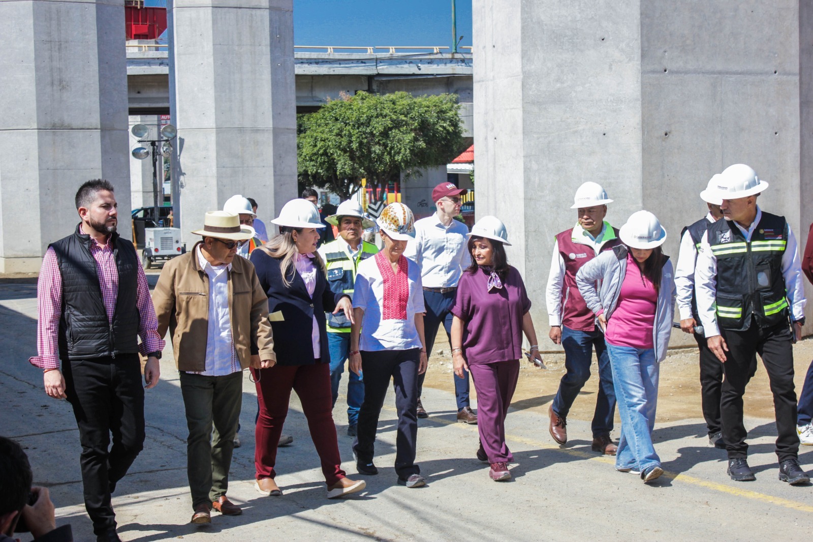 Claudia Sheinbaum supervisa avances del viaducto acompañada de la gobernadora Lorena Cuéllar y la alcaldesa Blanca Angulo
