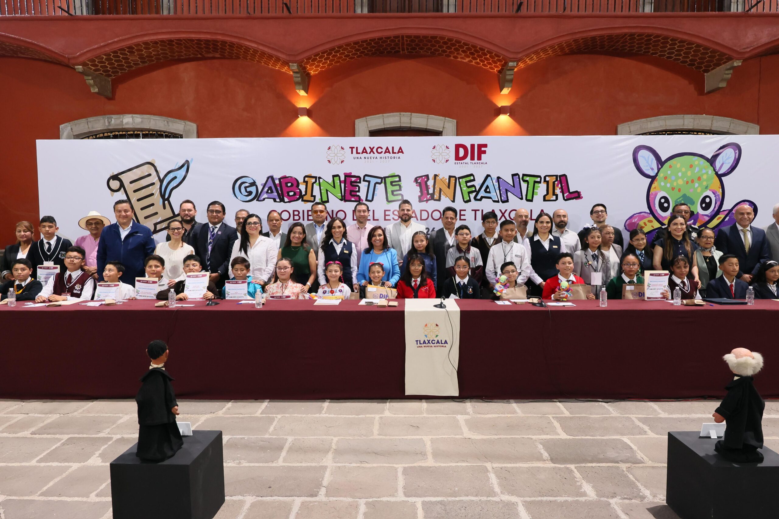 CELEBRA TLAXCALA JUNTA DE GABINETE INFANTIL EN PALACIO DE GOBIERNO