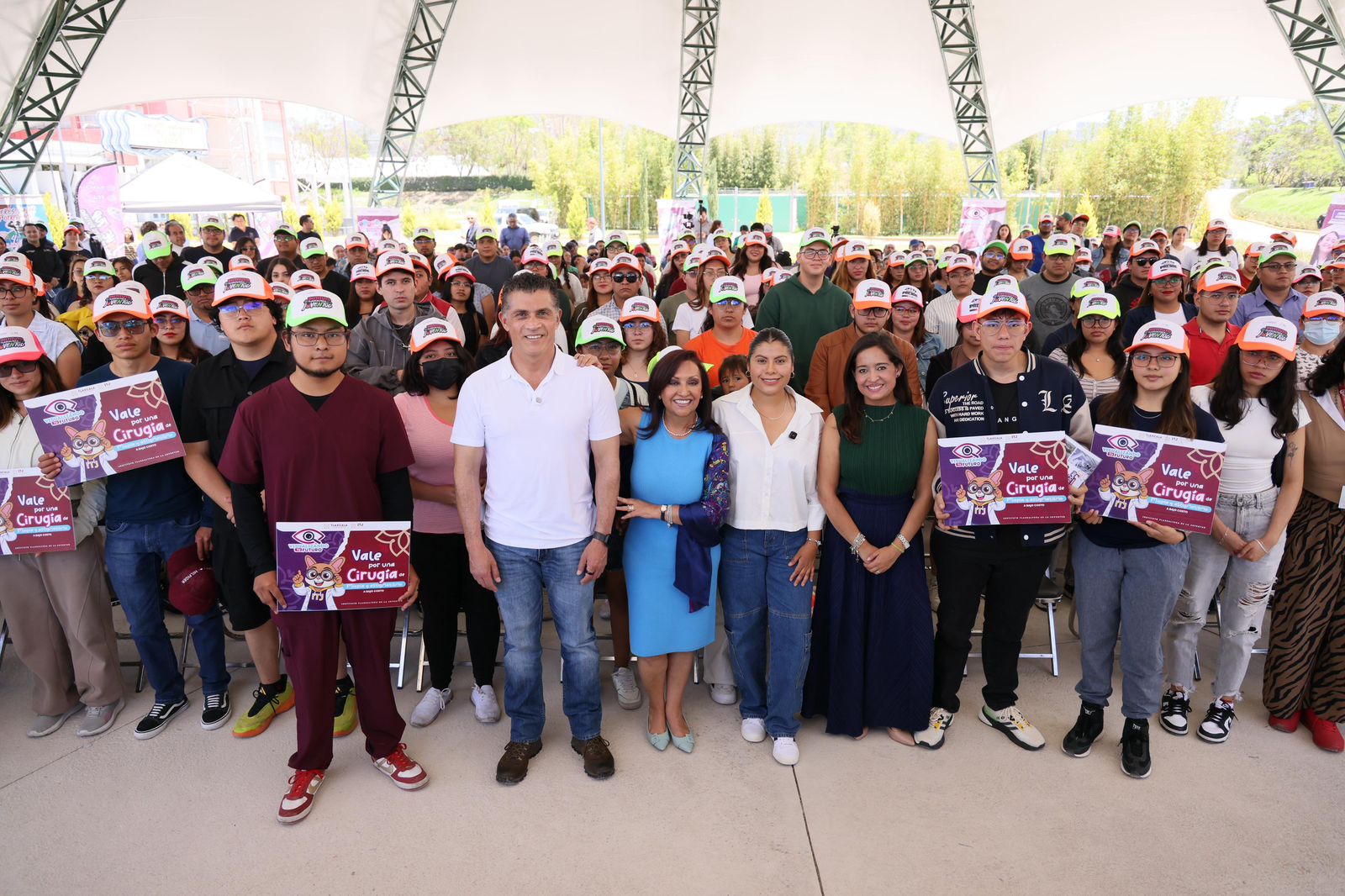 CON CIRUGÍAS VISUALES GRATUITAS, GOBIERNO ESTATAL TRANSFORMA LA VIDA DE 160 JÓVENES