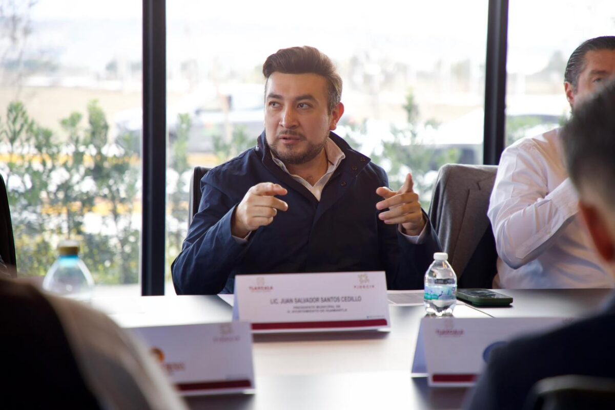 Sostiene Salvador Santos encuentro con representantes de empresas que ocuparán los espacios del nuevo polo de desarrollo en Huamantla