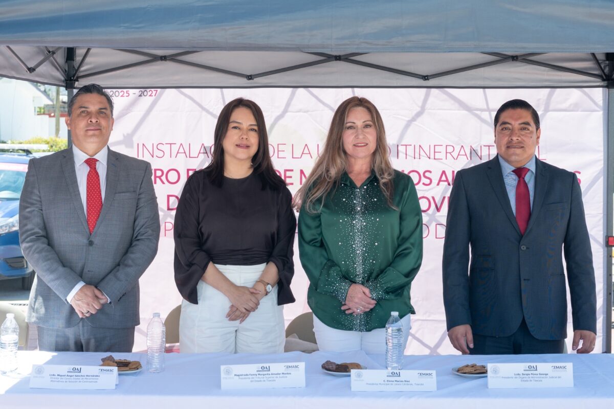 Dan banderazo de inicio de actividades de la Unidad Móvil del CEMASC en Lázaro Cárdenas