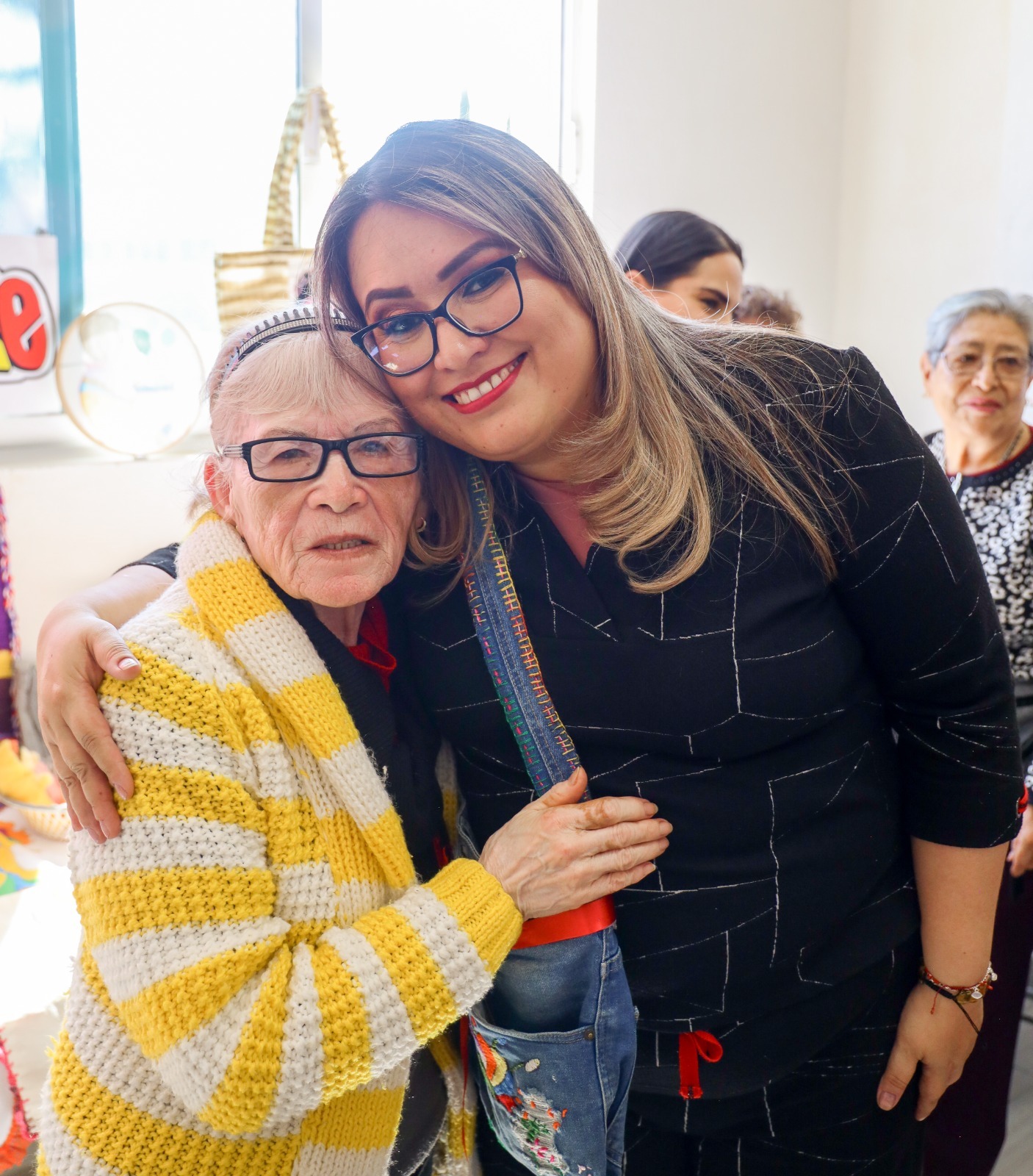 Abuelitos de Chiautempan aprenden tecnología; Blanca Angulo invita a aprovechar clases gratuitas
