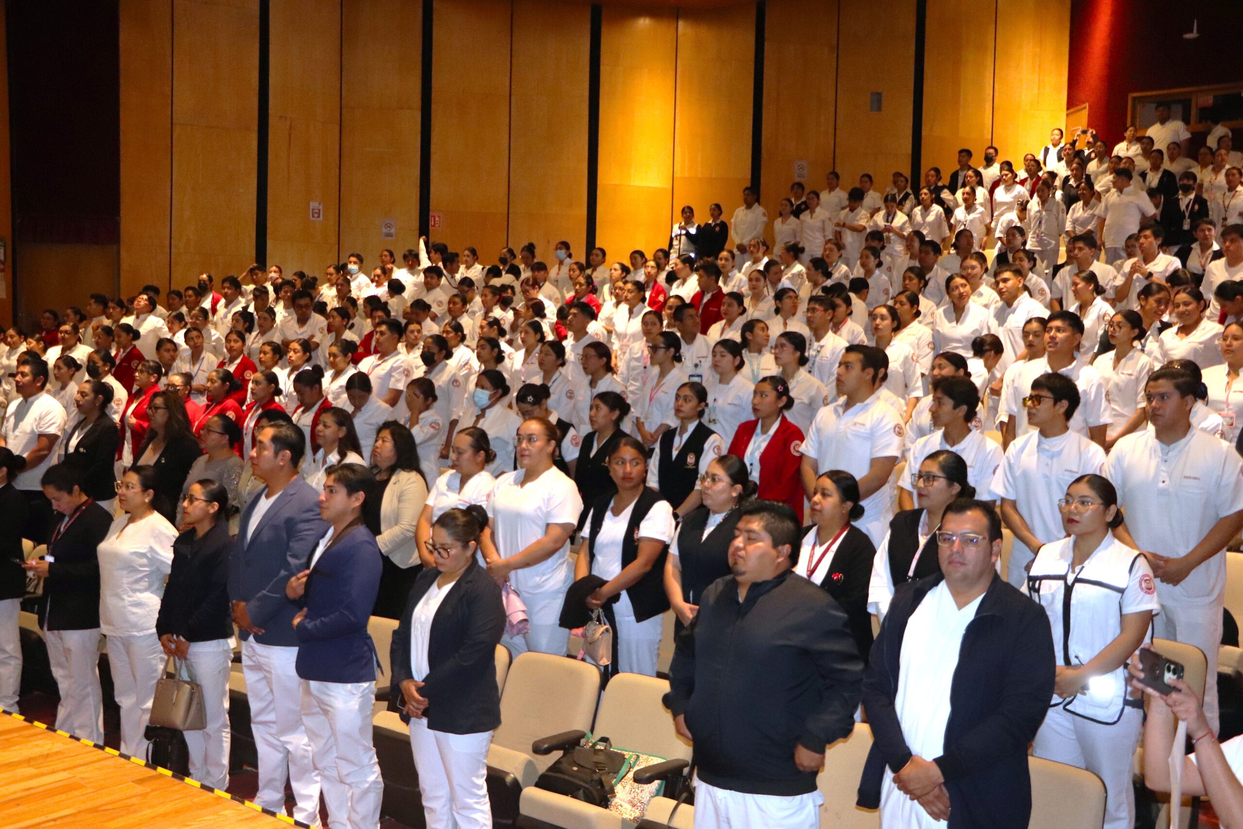 Los profesionales de la Enfermería son pilares en la protección de la salud: FMG