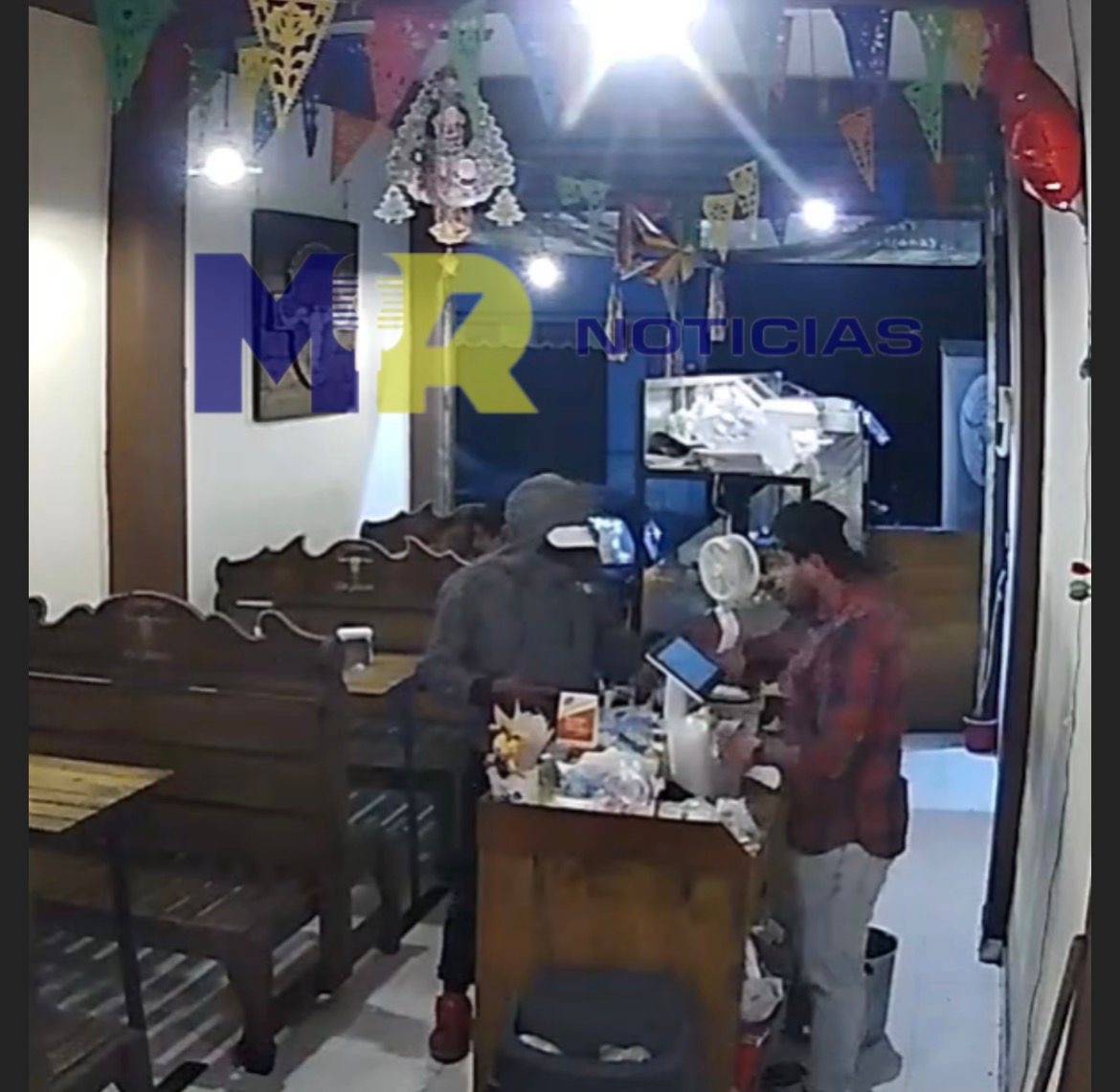 A mano armada asaltan taqueria en Zacatelco