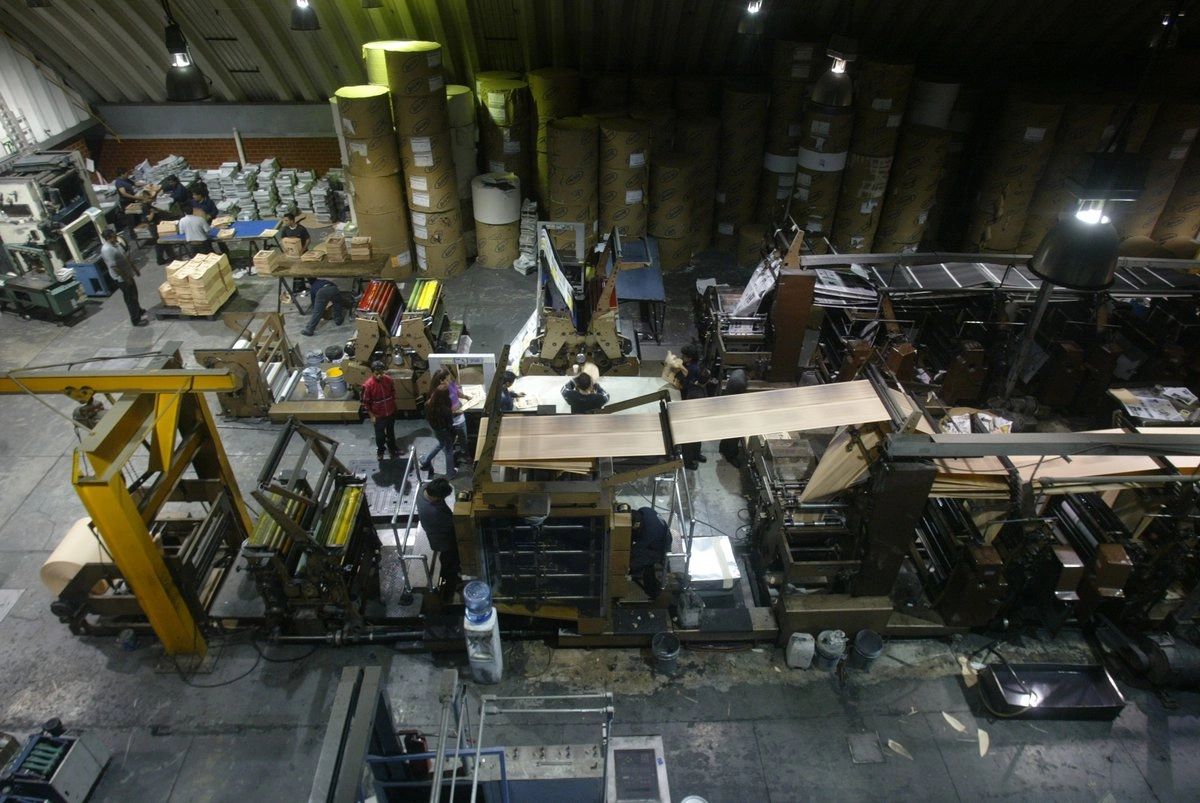 La guerra en Medio Oriente golpea la producción de materiales impresos
