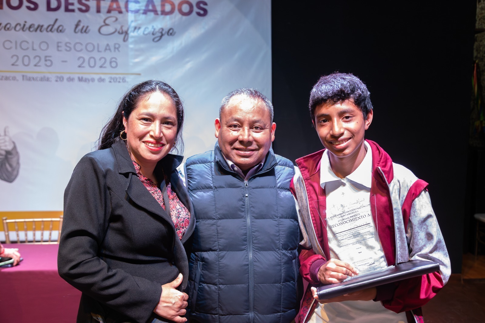 “RECONOCE GOBIERNO DE APIZACO, ALUMNOS DESTACADOS EN DESEMPEÑO ACADÉMICO”