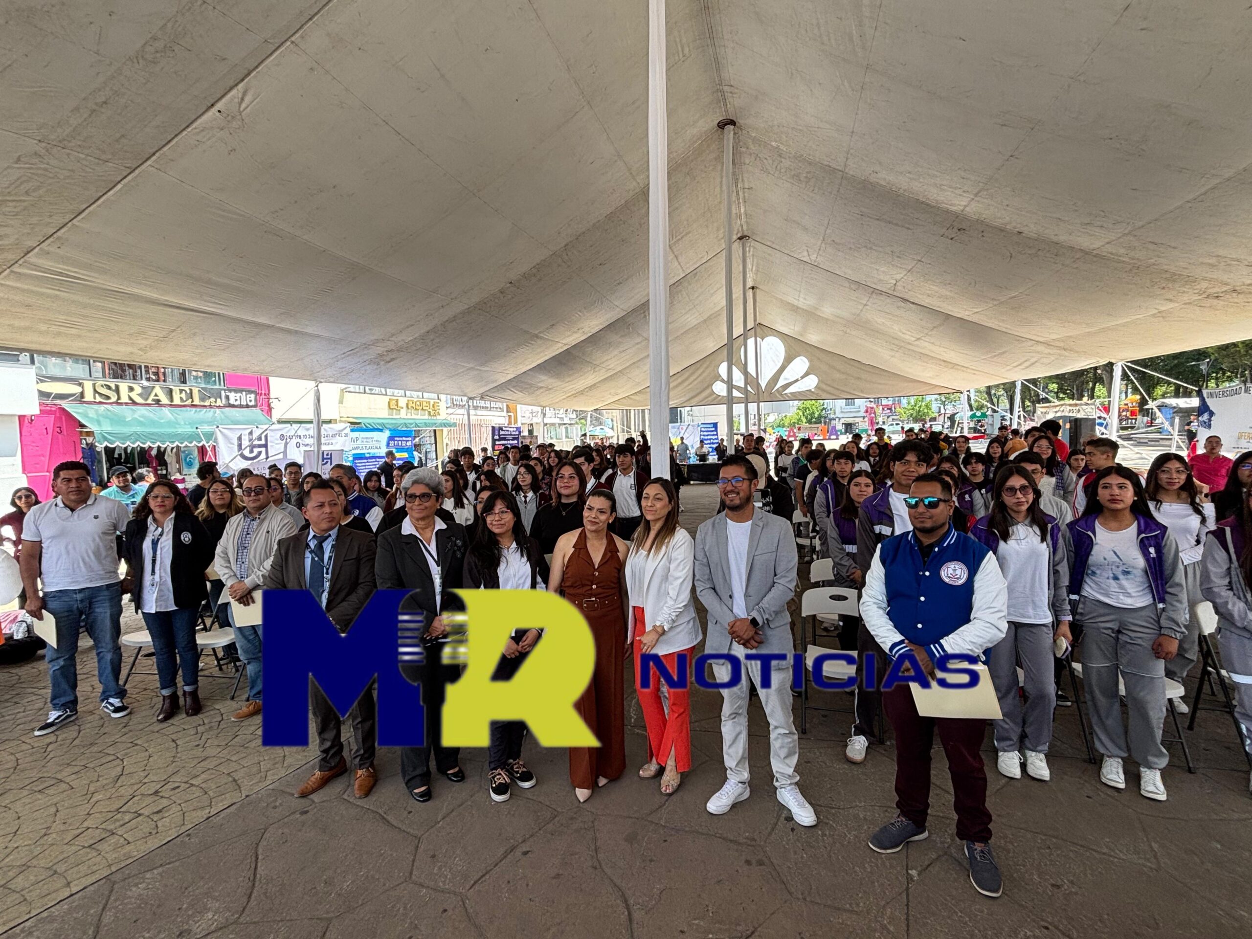 Universidades acercan opciones académicas a jóvenes en Expo Futuro Universitario de Apizaco