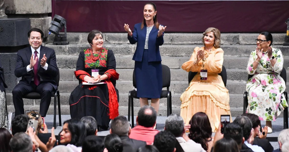 “Nuestro eterno agradecimiento”, dice Sheinbaum al magisterio; les dan aumento del 9%