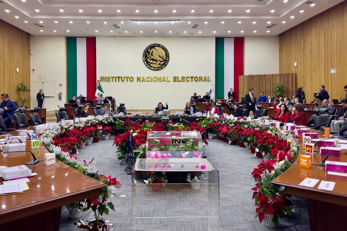 “Por el Mundial”, en el INE harán ‘home office’ casi mes y medio