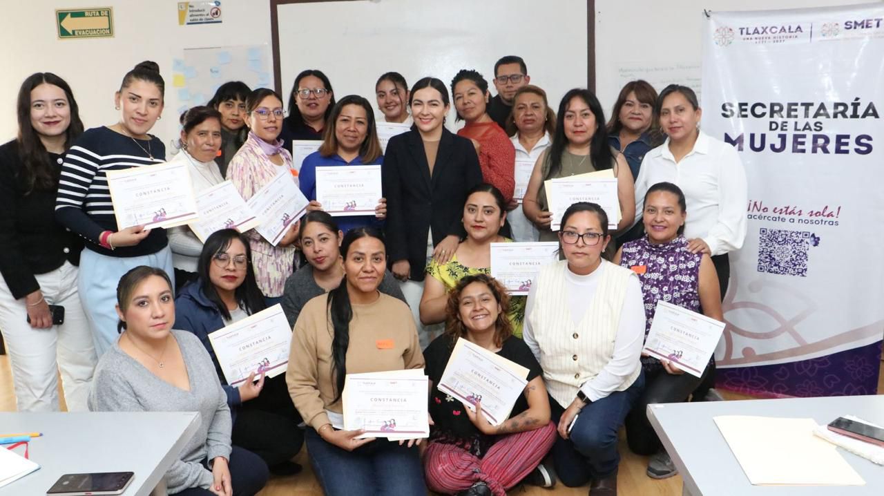 CONCLUYE SMET PRIMERA GENERACIÓN DE LA ESCUELA DE FORMACIÓN EN DERECHOS DE LAS MUJERES