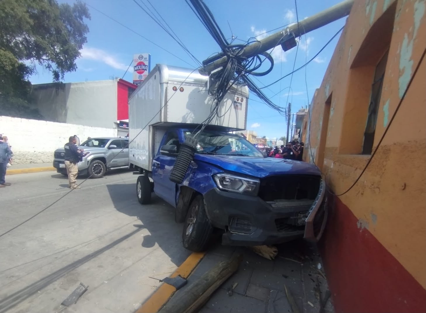HUAMANTLA BRINDA APOYO INTERMUNICIPAL TRAS INCIDENTE VIAL REGISTRADO EN IXTENCO