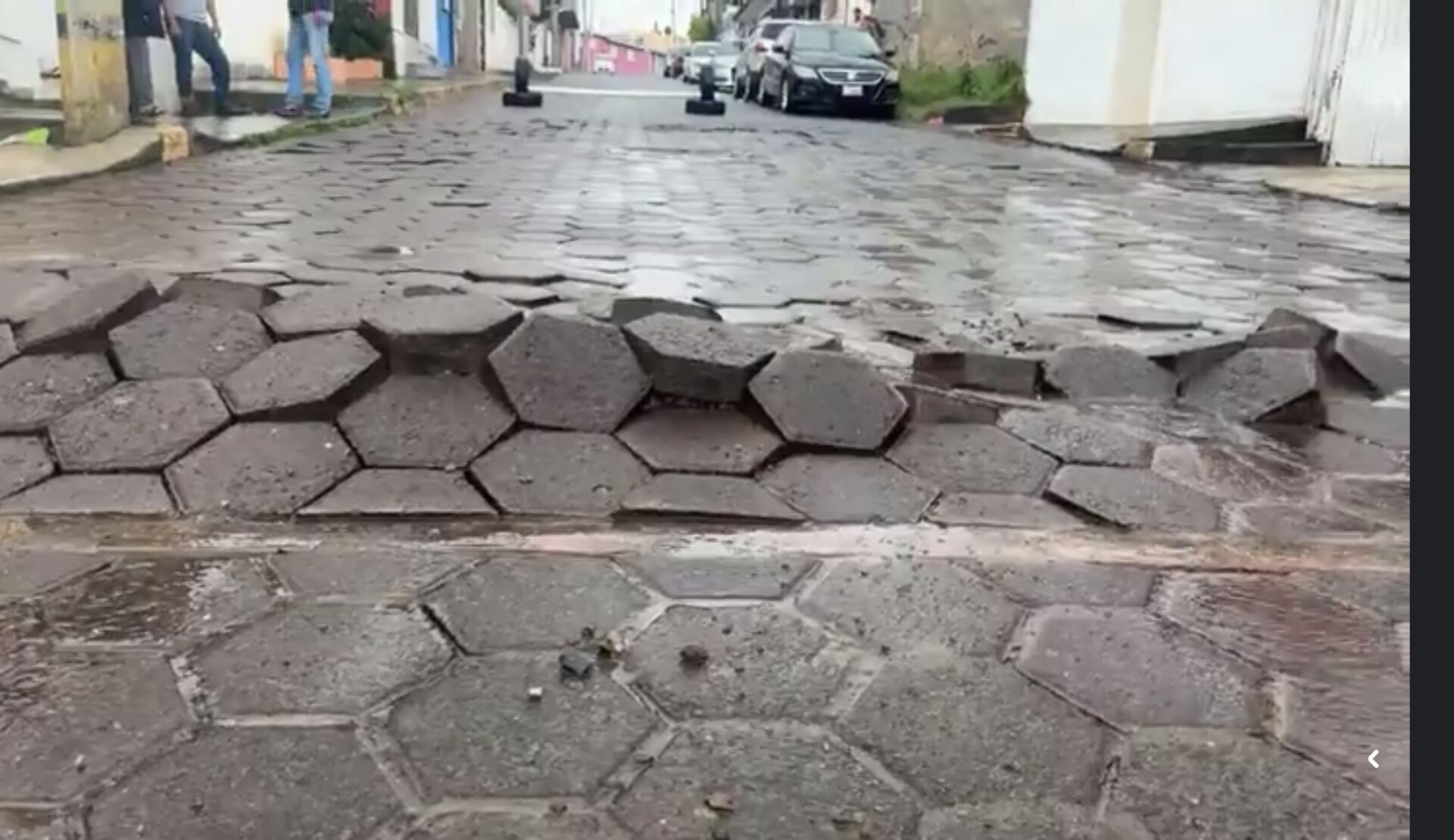 Lluvia abre socavón en Loma Bonita, Tlaxcala