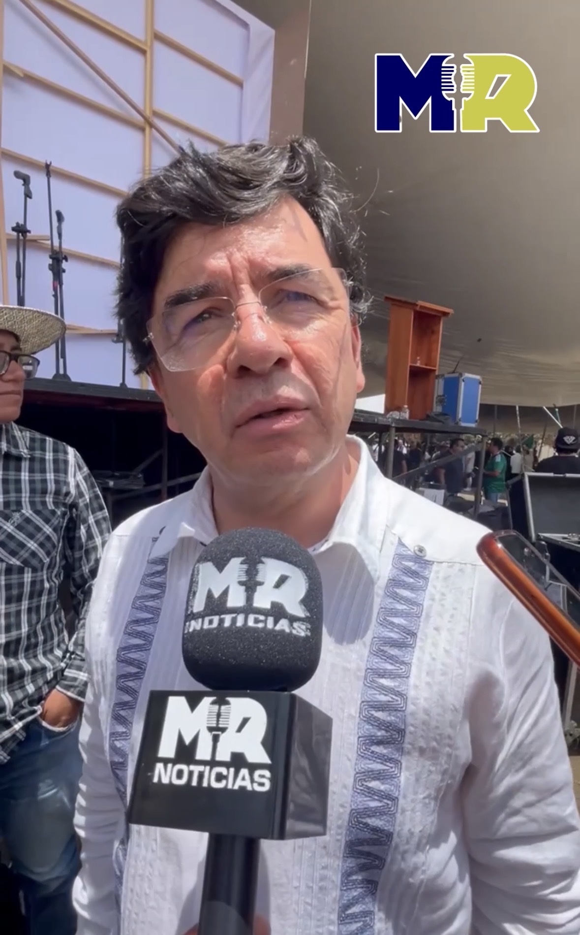 No estamos para cacicazgos, ni autoritarismo: JRC