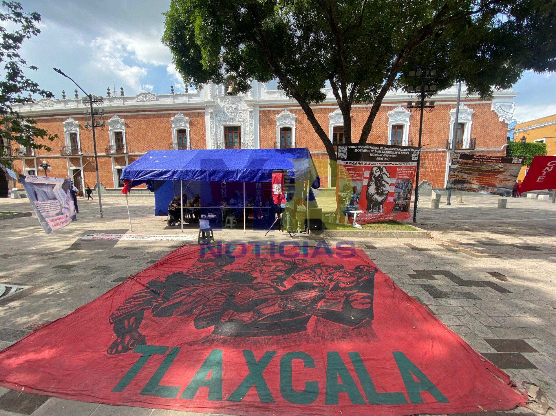 Tlaxcala mantiene paro nacional en apoyo a la CNTE