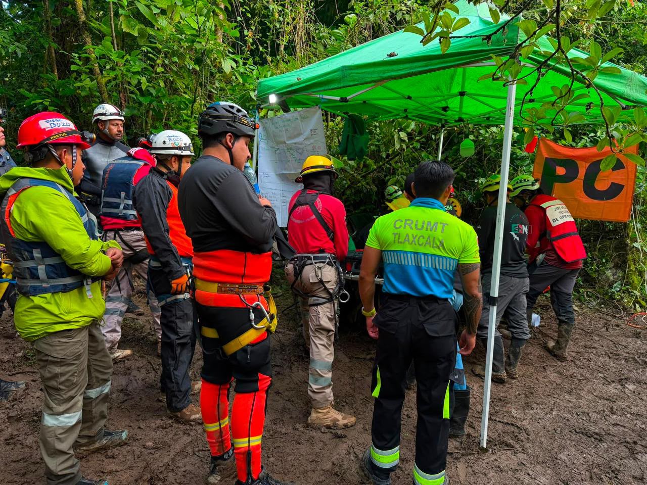 Participa CRUMT Tlaxcala en labores de búsqueda y rescate de personas en Cuetzalan, Puebla