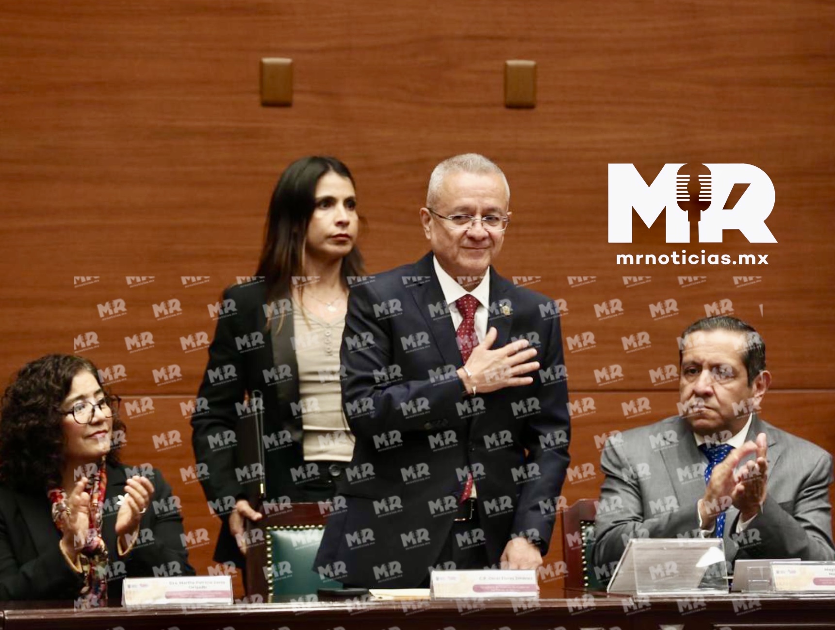 Debemos actuar con rumbo y capacidad de corregir, firmeza y sensibilidad, disciplina y cercanía con la ciudadanía, tal como lo expresó hoy la Presidenta Claudia Sheinbaum Pardo en la mañanera, porque podemos ajustar el camino, pero nunca debemos perder de vista el poder de servir.
