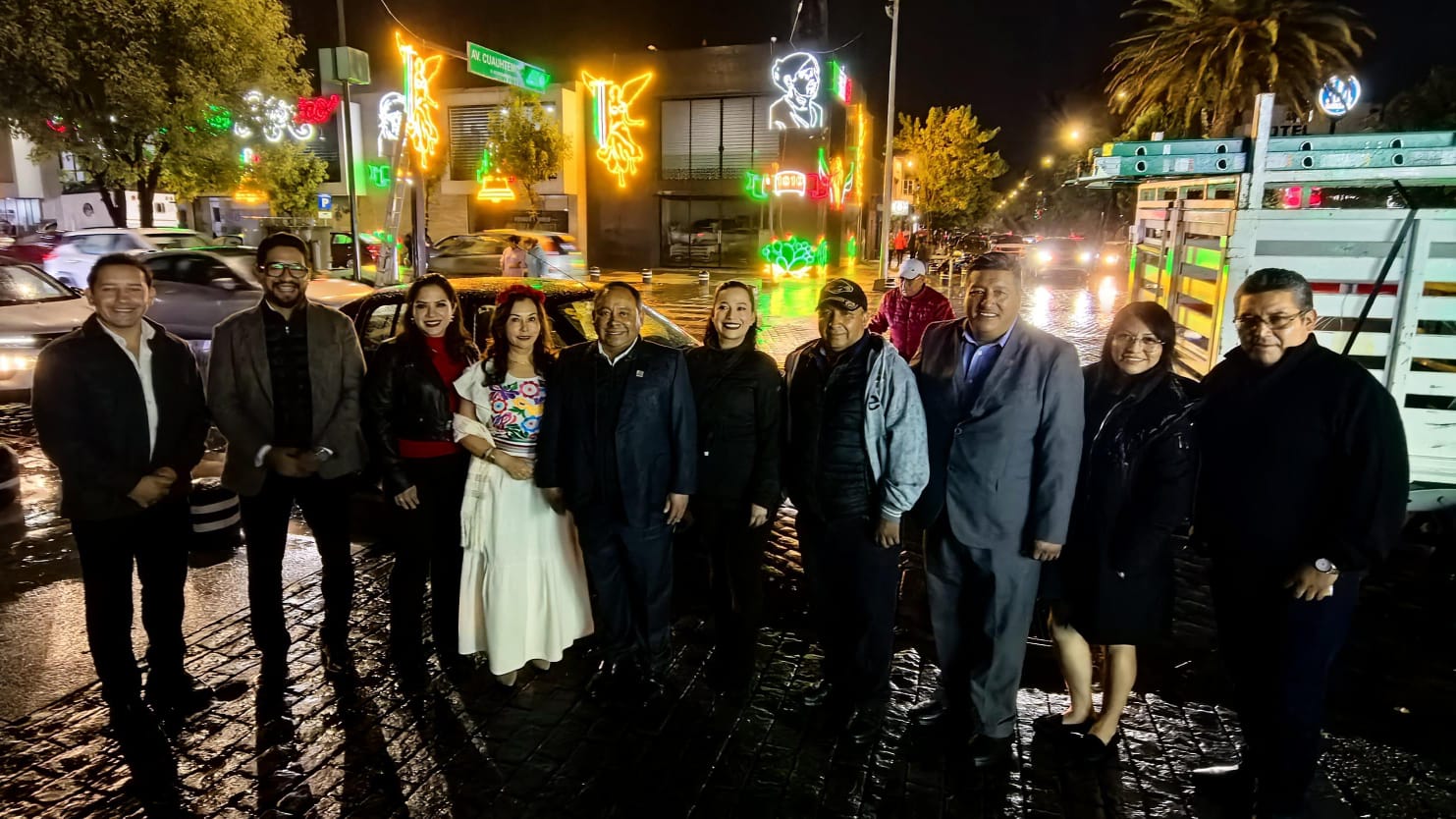 ILUMINA GOBIERNO DE APIZACO EL CENTRO DE LA CIUDAD CON MOTIVO DE LAS FIESTAS PATRIAS
