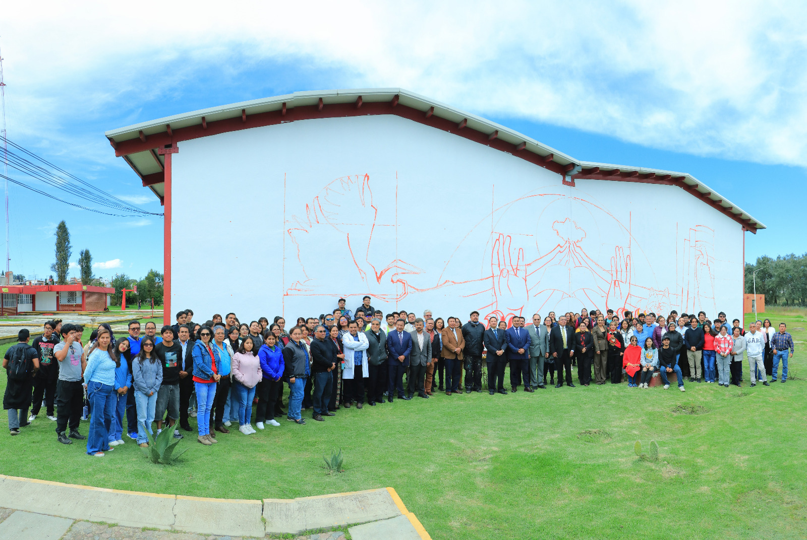 Da Rector primera pincelada al mural conmemorativo por el 50 aniversario de la UATx en Ciencias Básicas