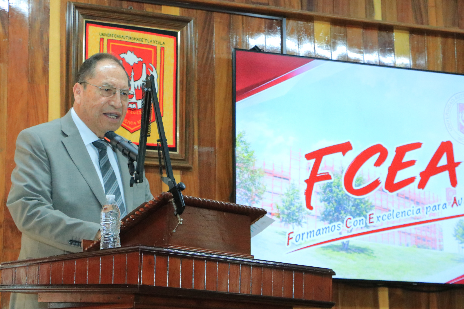 Rector de la UATx formaliza relevos en las direcciones de las facultades de Ciencias para el Desarrollo Humano y en Ciencias Económico Administrativas