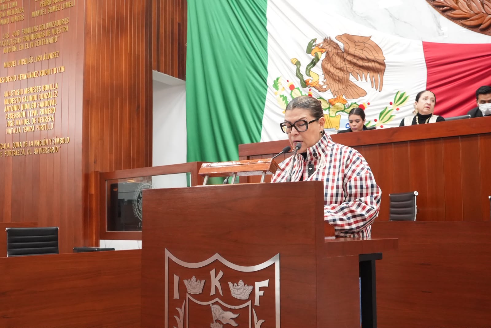 Propone Sandra Aguilar fortalecer derechos de usuarios de perros de asistencia