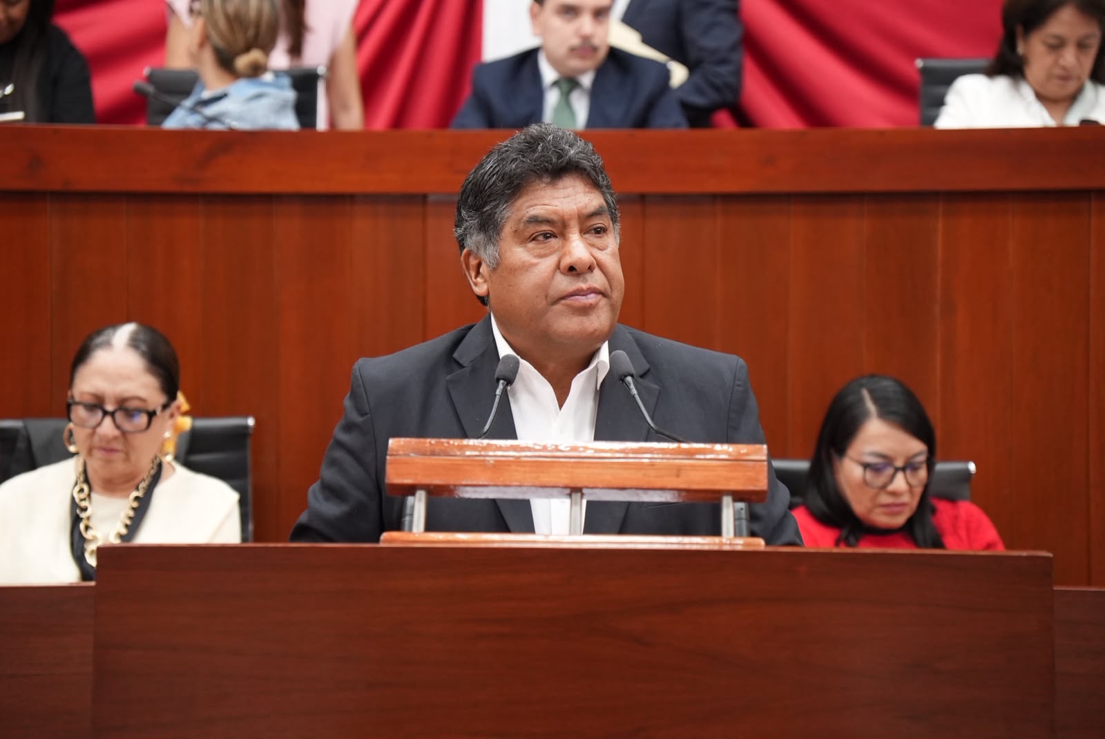Propone Vicente Morales regular el uso de la inteligencia artificial en la educación en Tlaxcala